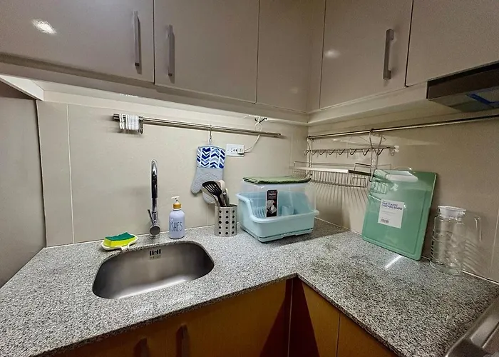 1br At Parksuites Tower 1 Beside Landers, Bgc *