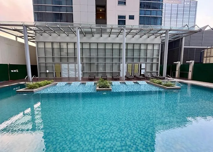 1br At Parksuites Tower 1 Beside Landers, Bgc *